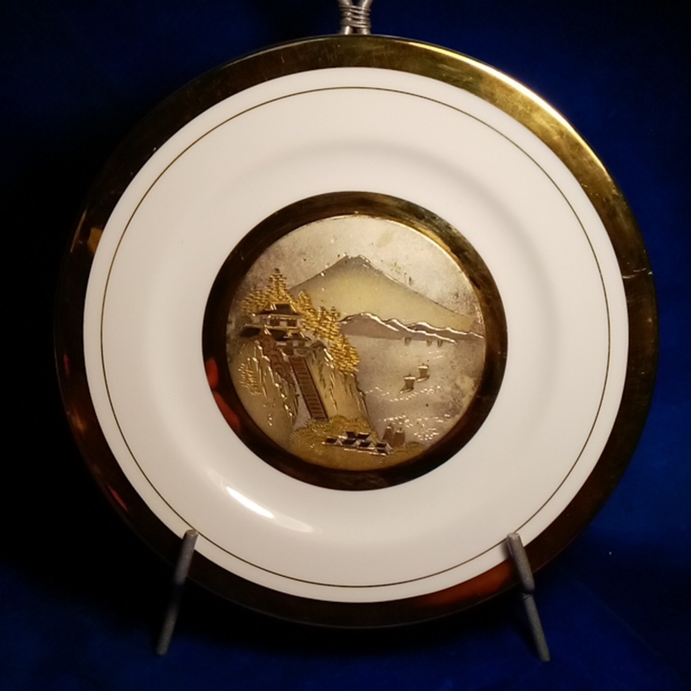 Vintage Chokin Art Elegant Gold and White Decorative Plate